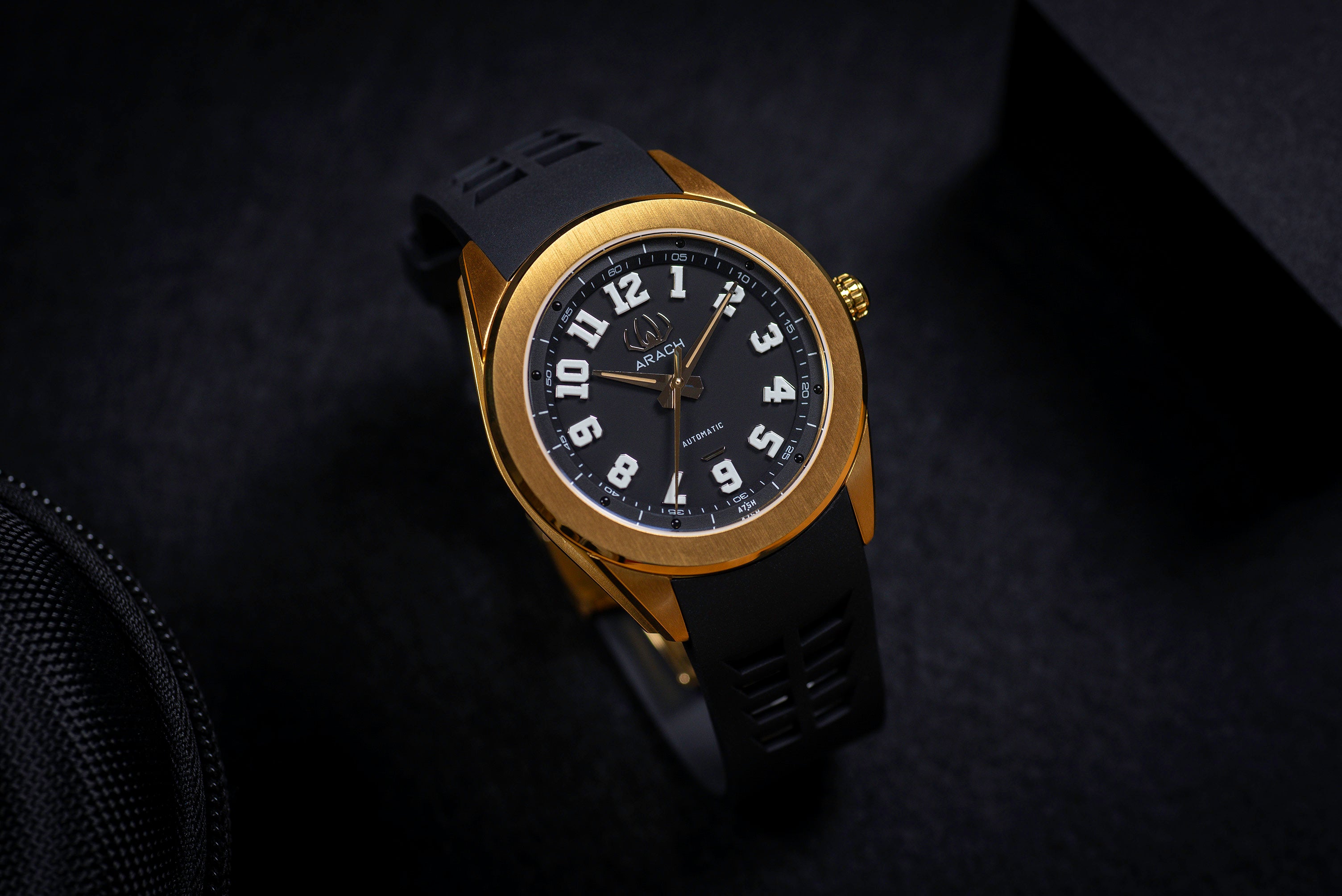 Arach A75H “Eclipse” — When Light Meets Shadow