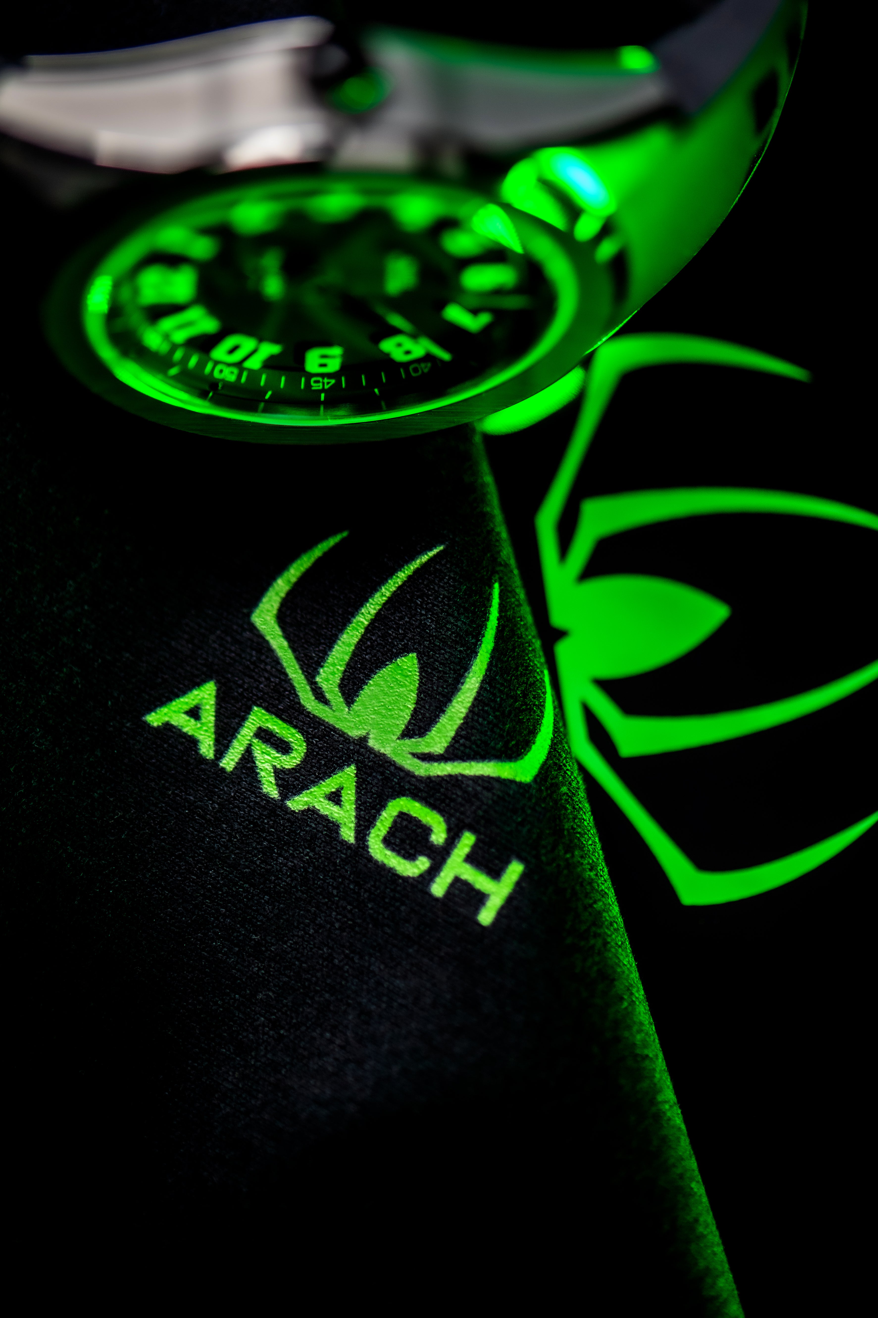 Arach black cloth